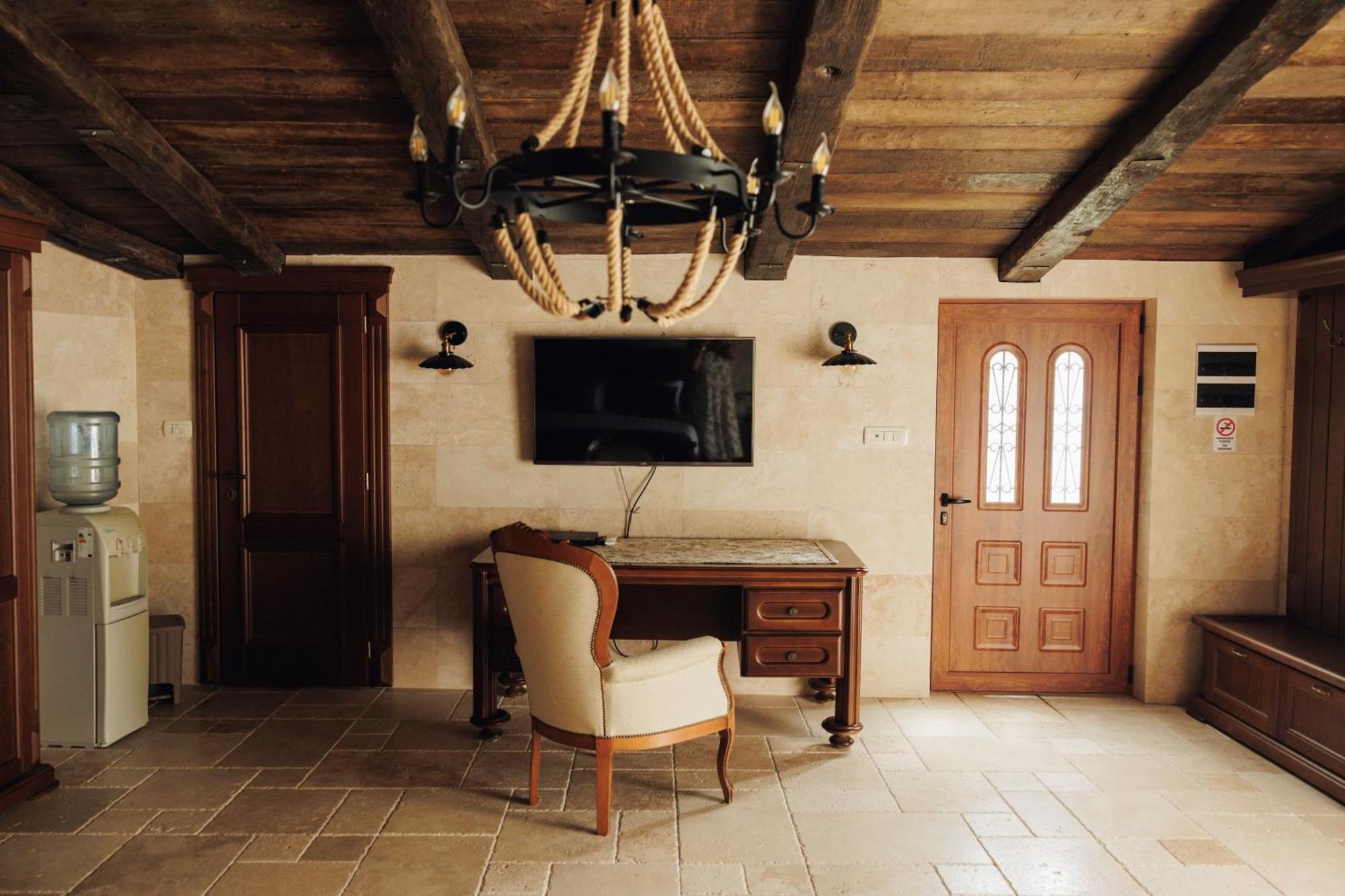 Olive Queen Rustic Estate Bar Bagian luar foto